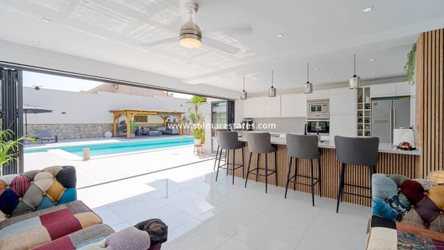 3 camera da letto Villa in vendita in Villamartin, Orihuela con piscina - 770.000 € (Rif: 10172089)
