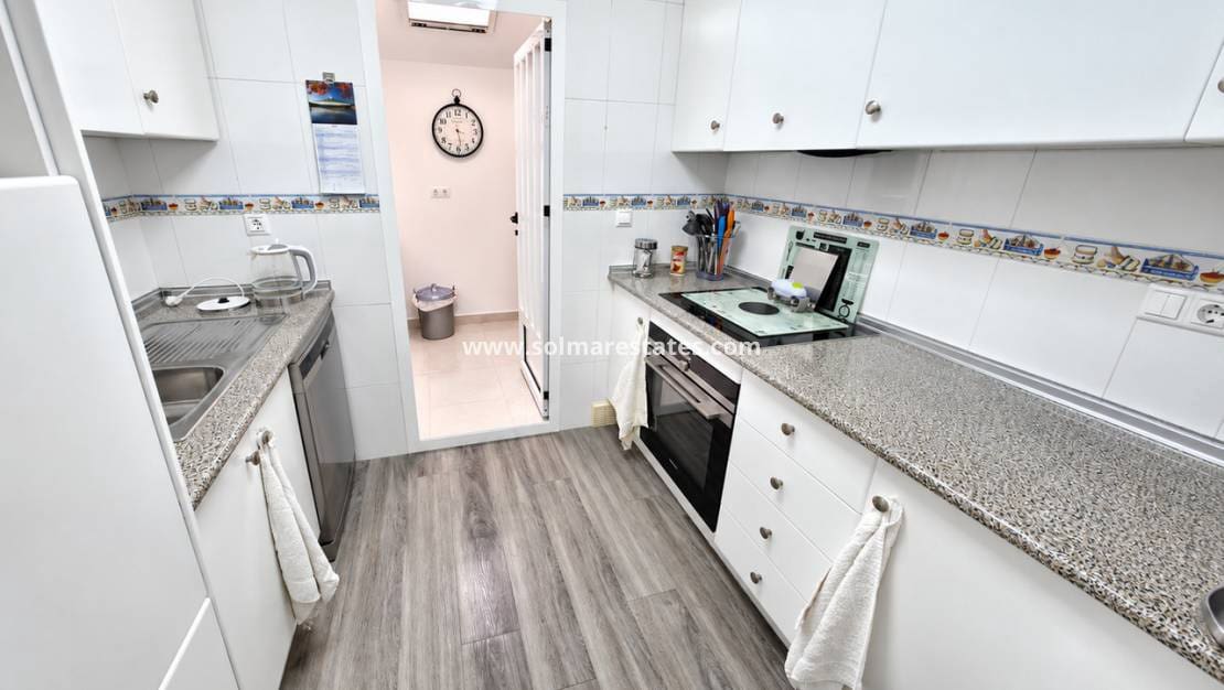 2 soveværelse Lejlighed til salg i Los Montesinos med swimmingpool garage - € 135.000 (Ref: 10172750)