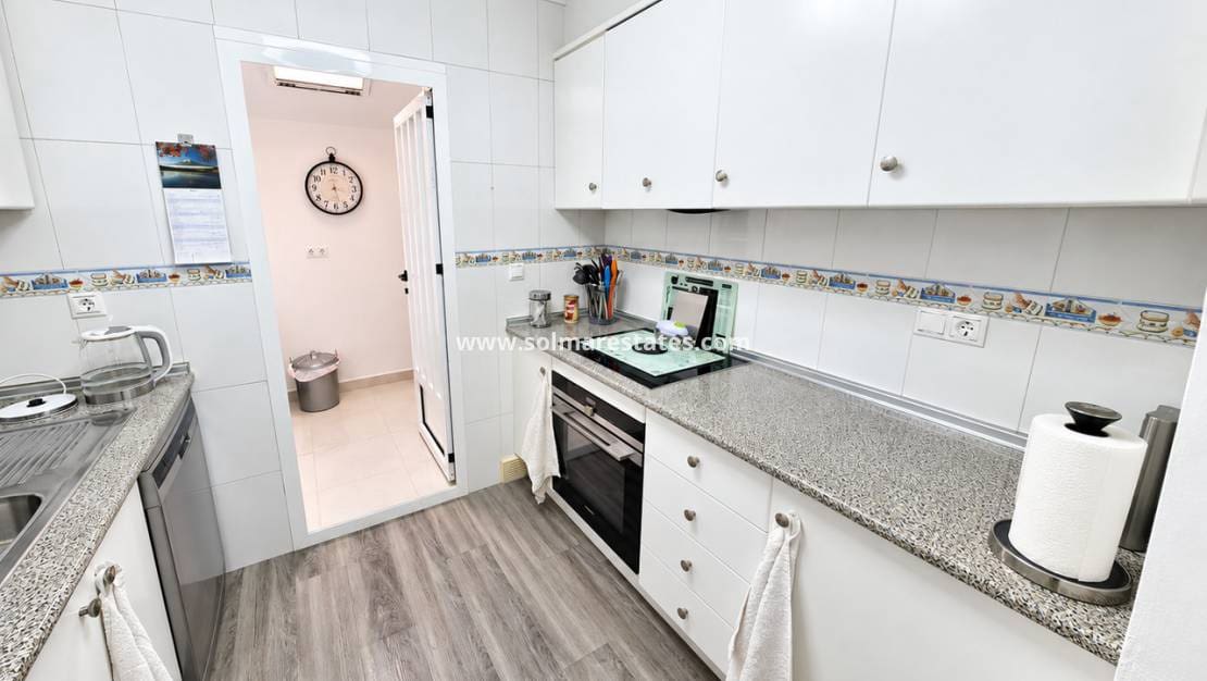 2 soveværelse Lejlighed til salg i Los Montesinos med swimmingpool garage - € 135.000 (Ref: 10172750)