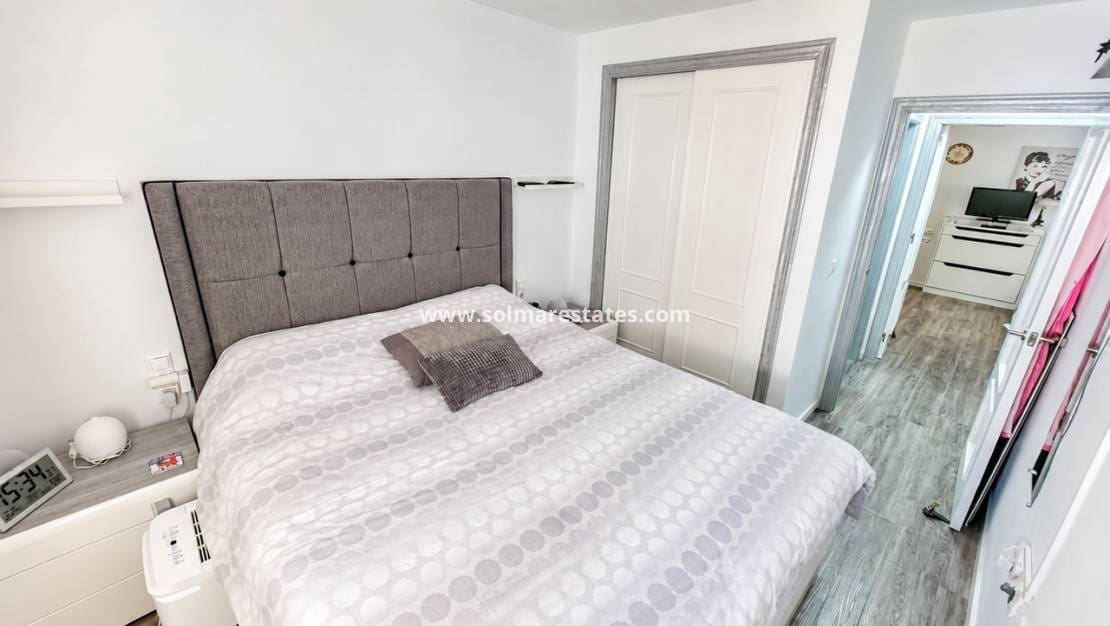 2 soveværelse Lejlighed til salg i Los Montesinos med swimmingpool garage - € 135.000 (Ref: 10172750)