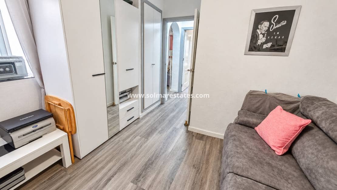 2 soveværelse Lejlighed til salg i Los Montesinos med swimmingpool garage - € 135.000 (Ref: 10172750)