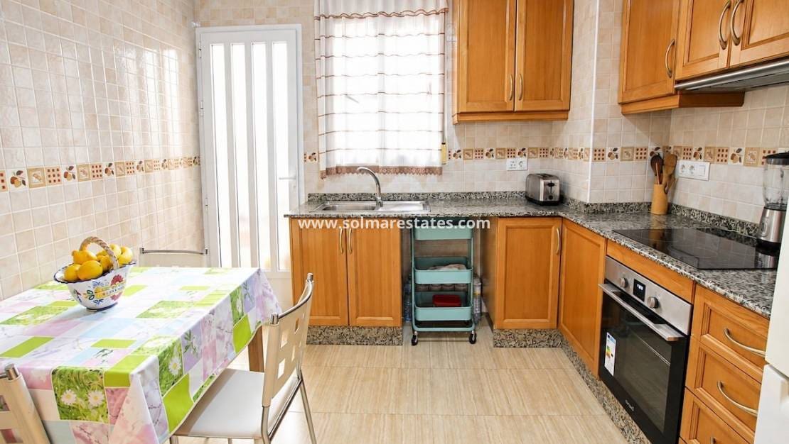 3 slaapkamer Appartement te koop in Formentera del Segura met garage - € 149.000 (Ref: 10175622)