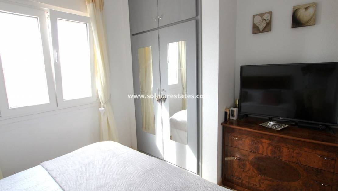 2 sypialnia Dom na sprzedaż w Villamartin z basenem - 179 500 € (Ref: 10175623)