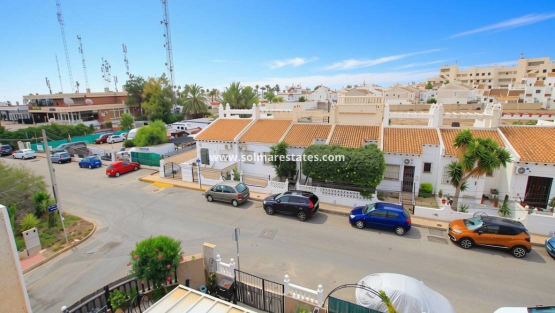 2 sypialnia Dom na sprzedaż w Villamartin z basenem - 179 500 € (Ref: 10175623)