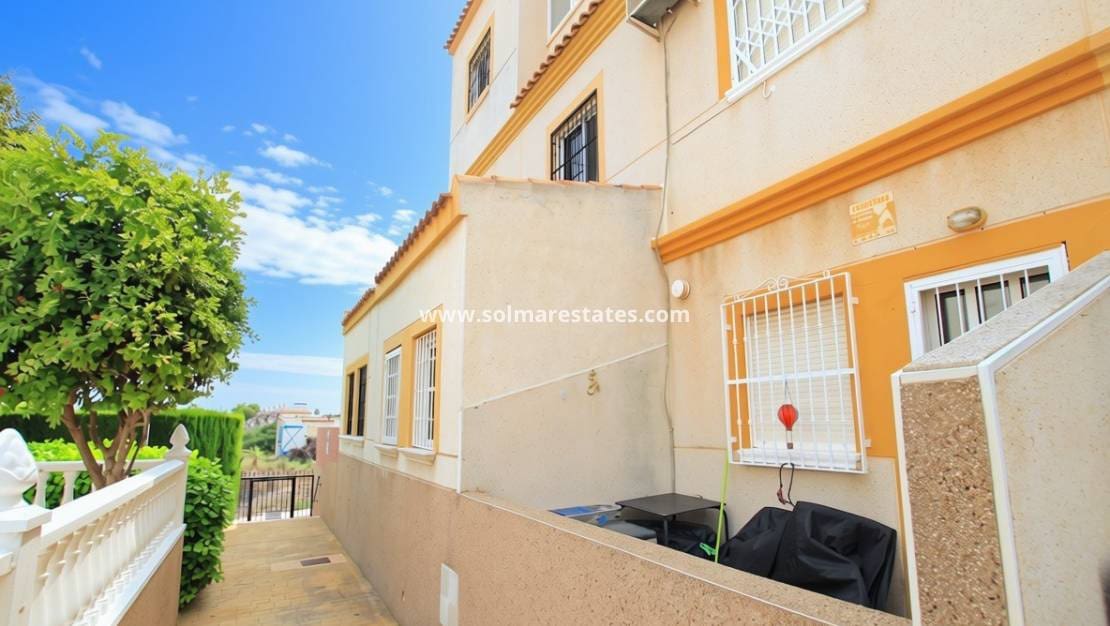 2 sypialnia Dom na sprzedaż w Villamartin z basenem - 179 500 € (Ref: 10175623)