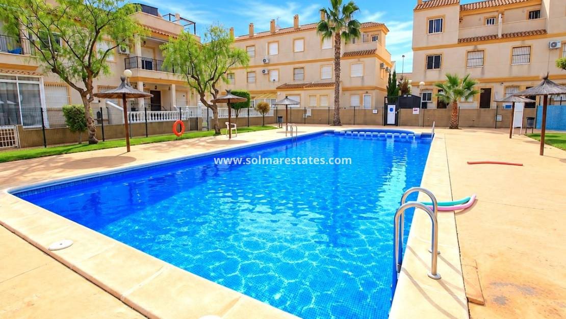 2 sypialnia Dom na sprzedaż w Villamartin z basenem - 179 500 € (Ref: 10175623)
