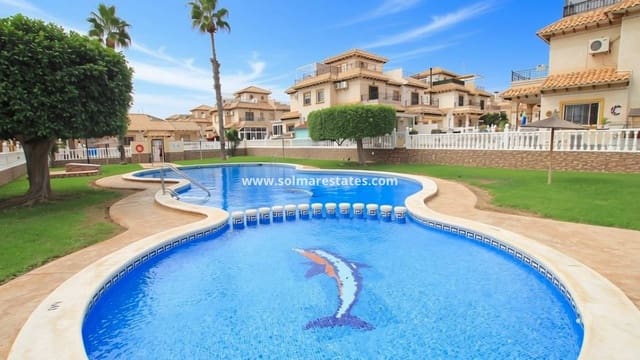 2 soverom Kjedet enebolig til salgs i Cabo Roig, Orihuela med svømmebasseng garasje - € 219 000 (Ref: 10175624)