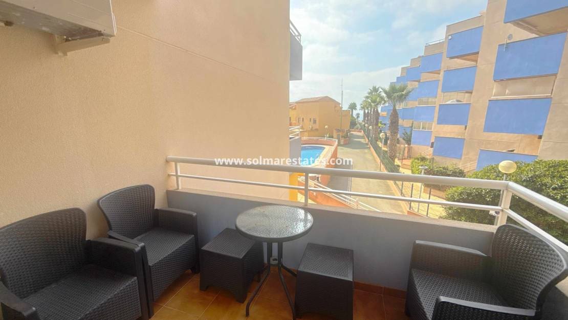 2 Zimmer Apartment zu verkaufen in Cabo Roig mit Pool Garage - 184.950 € (Ref: 10175737)