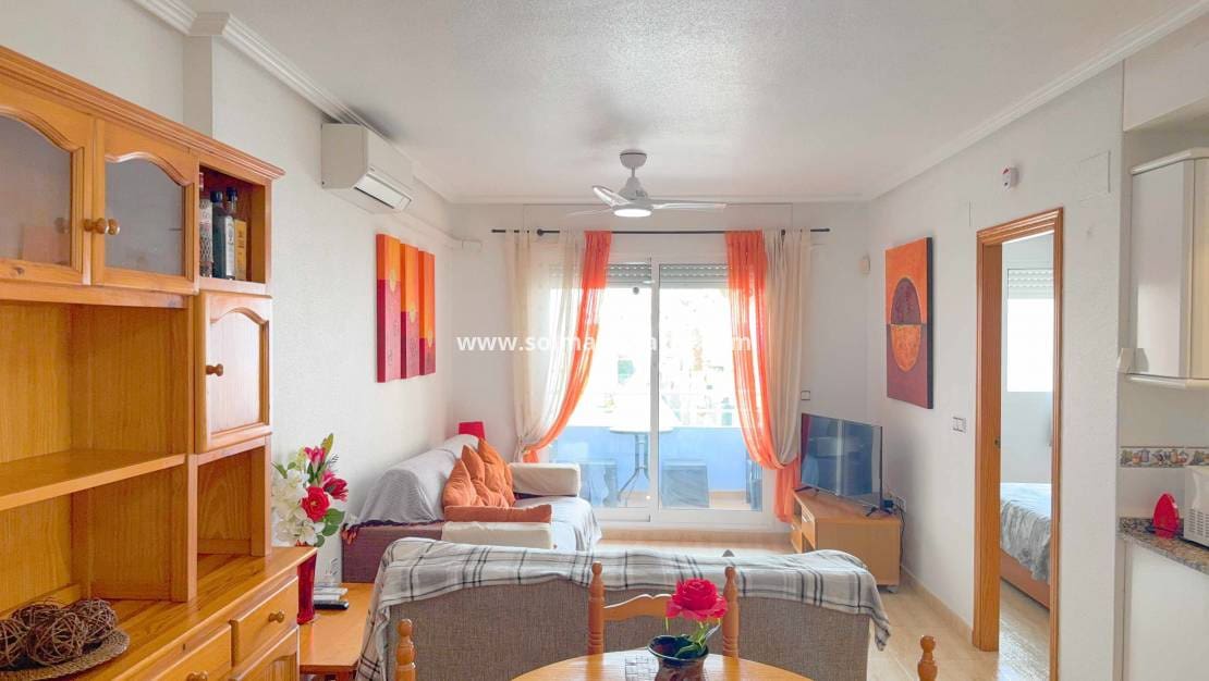 2 Zimmer Apartment zu verkaufen in Cabo Roig mit Pool Garage - 184.950 € (Ref: 10175737)