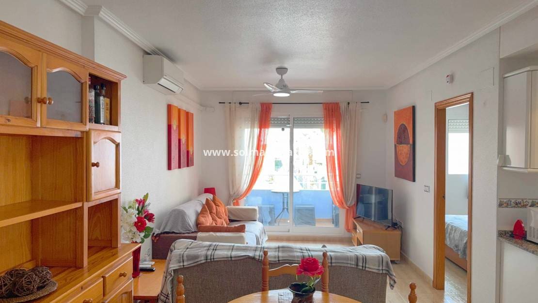 2 Zimmer Apartment zu verkaufen in Cabo Roig mit Pool Garage - 184.950 € (Ref: 10175737)