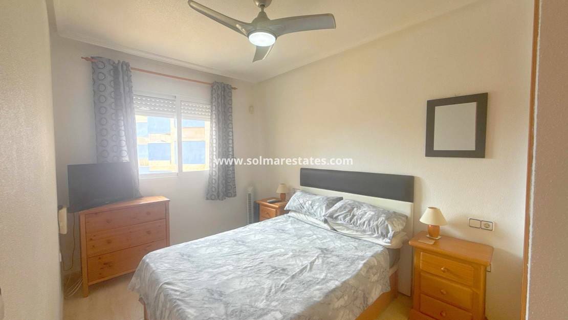 2 Zimmer Apartment zu verkaufen in Cabo Roig mit Pool Garage - 184.950 € (Ref: 10175737)