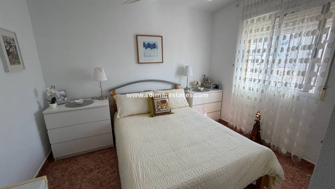 2 soverom Leilighet til salgs i Los Montesinos med svømmebasseng - € 150 000 (Ref: 10175738)