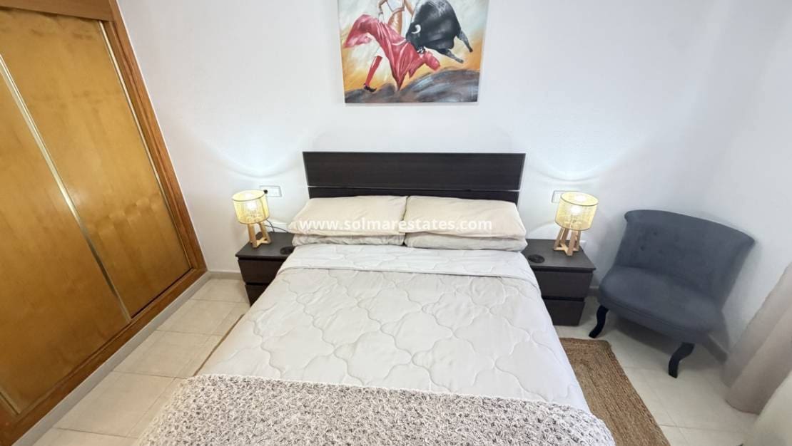 2 soveværelse Lejlighed til salg i Villamartin med swimmingpool garage - € 159.995 (Ref: 10177449)