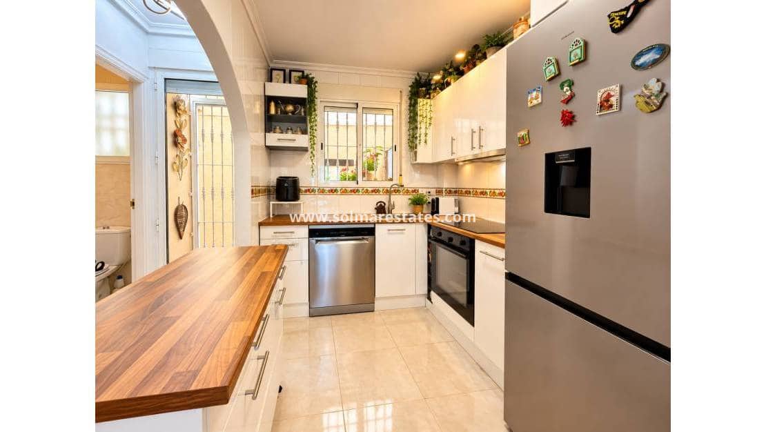 3 sovrum Hus till salu i Playa Flamenca med pool garage - 215 000 € (Ref: 10180905)