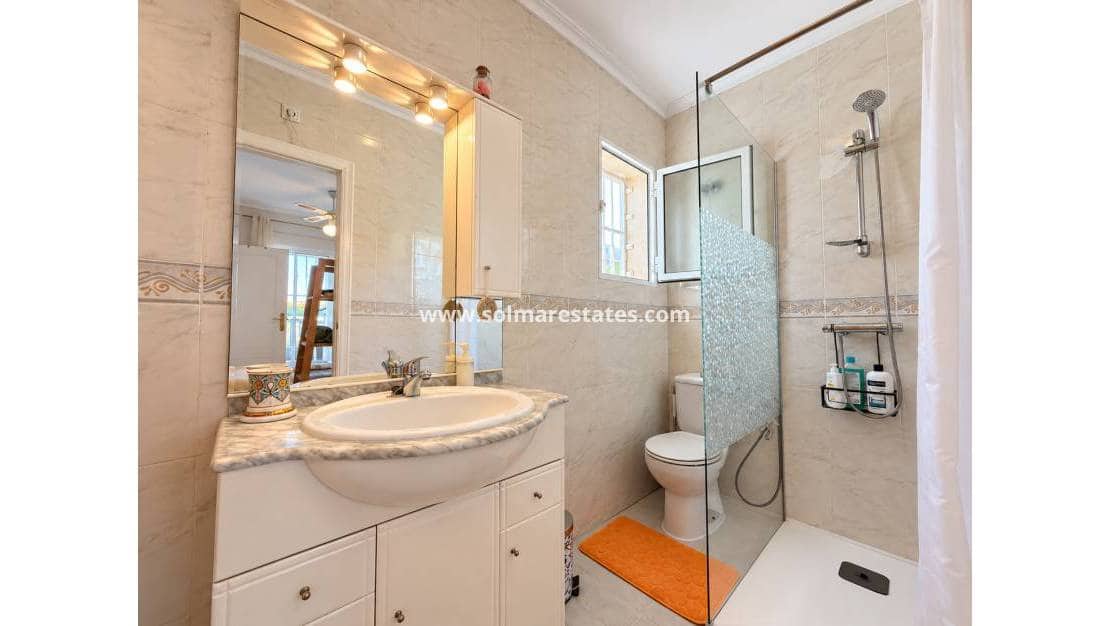 3 sovrum Hus till salu i Playa Flamenca med pool garage - 215 000 € (Ref: 10180905)