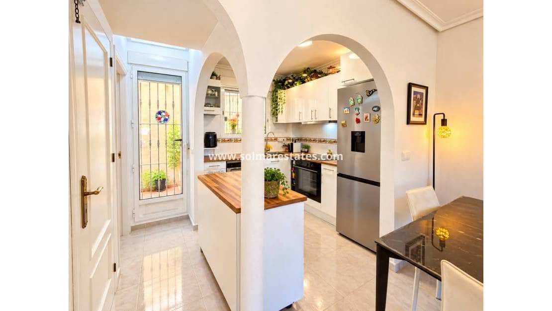 3 sovrum Hus till salu i Playa Flamenca med pool garage - 215 000 € (Ref: 10180905)