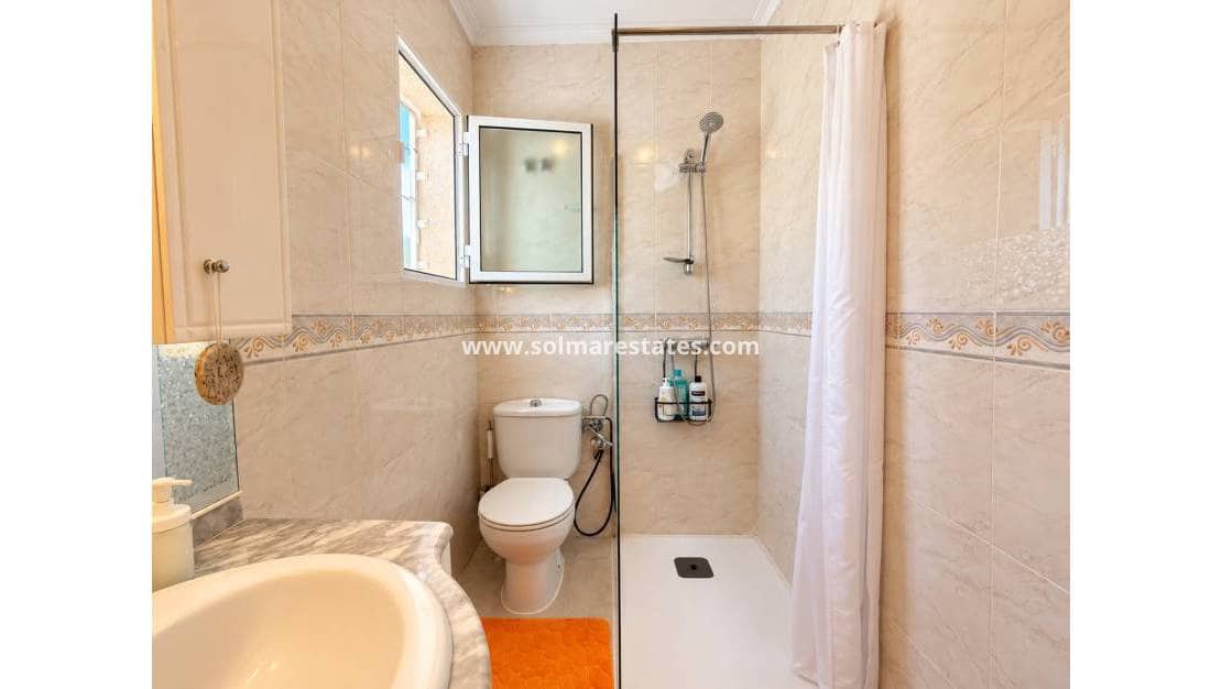 3 sovrum Hus till salu i Playa Flamenca med pool garage - 215 000 € (Ref: 10180905)