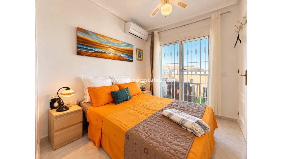 3 sovrum Hus till salu i Playa Flamenca med pool garage - 215 000 € (Ref: 10180905)