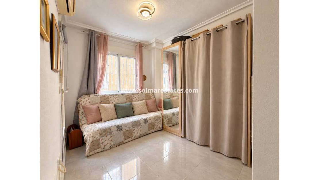 3 sovrum Hus till salu i Playa Flamenca med pool garage - 215 000 € (Ref: 10180905)