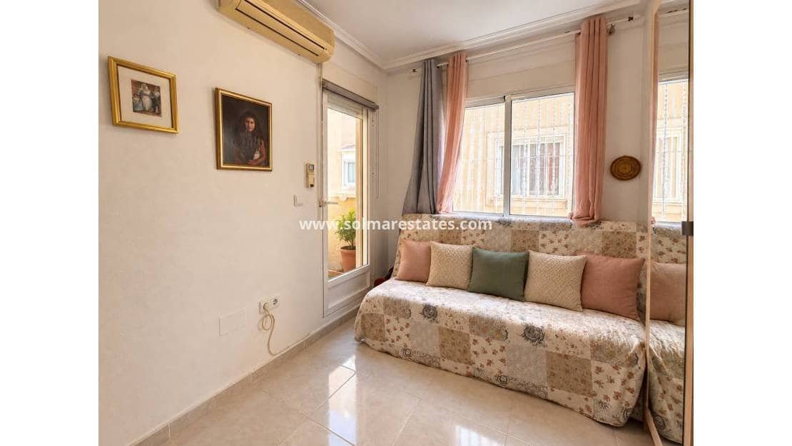 3 sovrum Hus till salu i Playa Flamenca med pool garage - 215 000 € (Ref: 10180905)