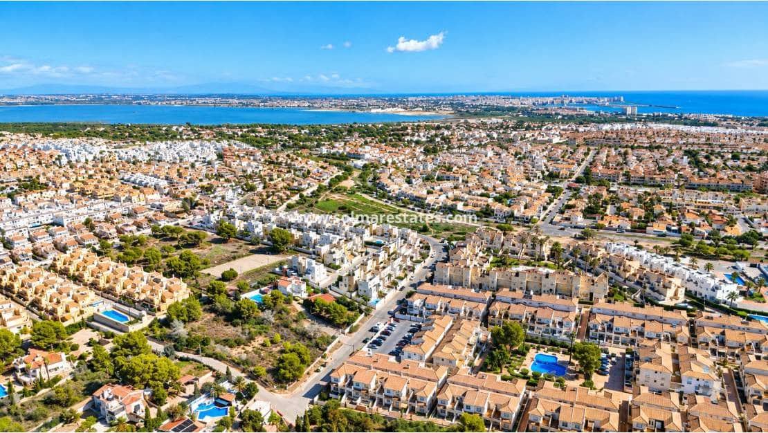 3 sovrum Hus till salu i Playa Flamenca med pool garage - 215 000 € (Ref: 10180905)