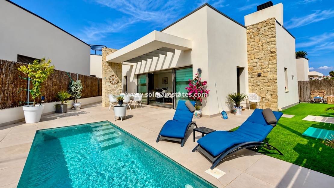 3 camera da letto Villa in vendita in Villamartin con piscina - 524.900 € (Rif: 10180906)