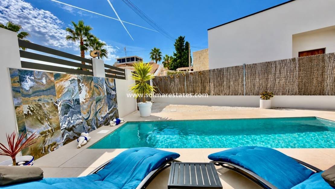 3 camera da letto Villa in vendita in Villamartin con piscina - 524.900 € (Rif: 10180906)