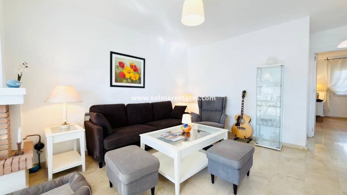 2 slaapkamer Bungalow te koop in Villamartin met zwembad - € 240.000 (Ref: 10180907)