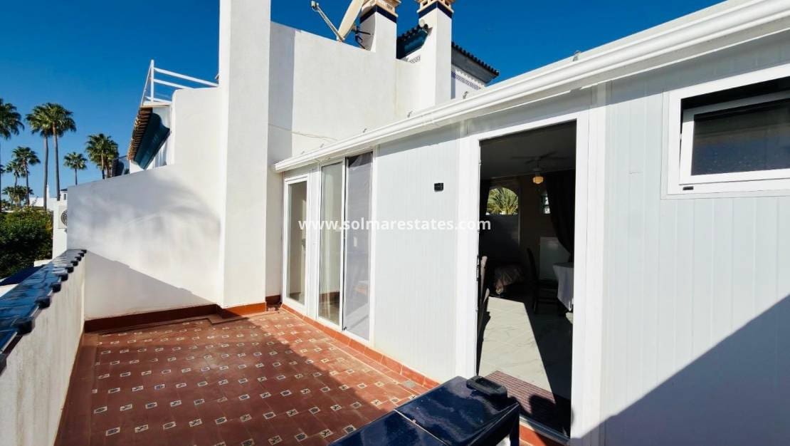 2 slaapkamer Bungalow te koop in Villamartin met zwembad - € 240.000 (Ref: 10180907)