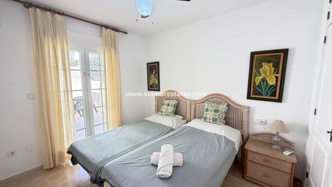 3 soverom Hus til salgs i Villamartin med svømmebasseng garasje - € 269 995 (Ref: 10182095)