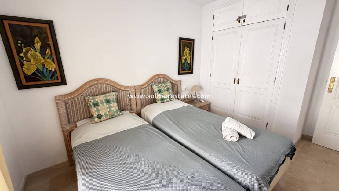 3 soverom Hus til salgs i Villamartin med svømmebasseng garasje - € 269 995 (Ref: 10182095)