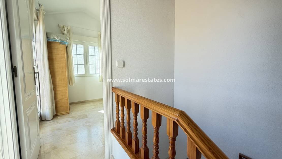 3 soverom Hus til salgs i Villamartin med svømmebasseng garasje - € 269 995 (Ref: 10182095)