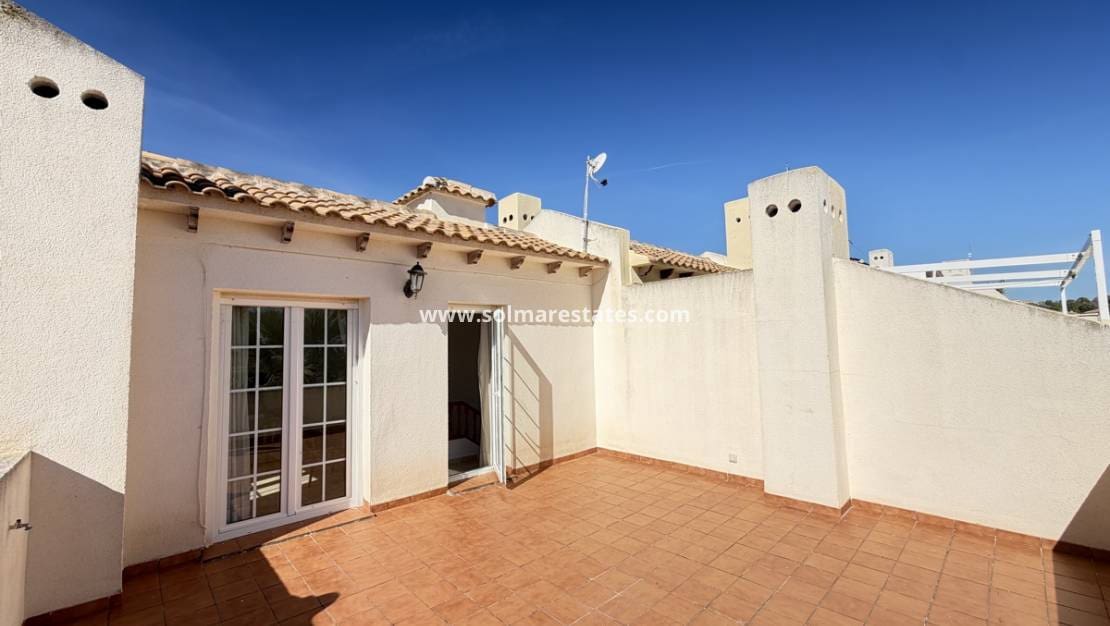 3 soverom Hus til salgs i Villamartin med svømmebasseng garasje - € 269 995 (Ref: 10182095)