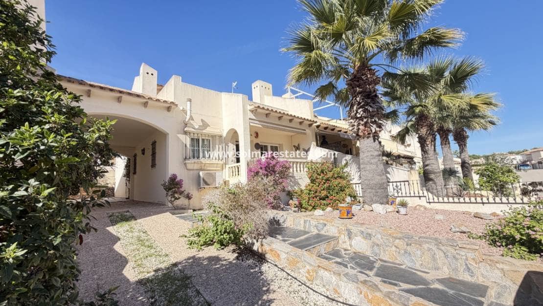 3 soverom Hus til salgs i Villamartin med svømmebasseng garasje - € 269 995 (Ref: 10182095)