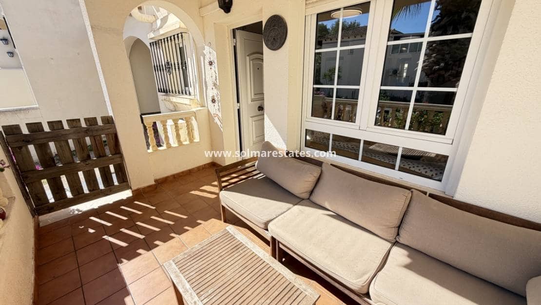 3 soverom Hus til salgs i Villamartin med svømmebasseng garasje - € 269 995 (Ref: 10182095)