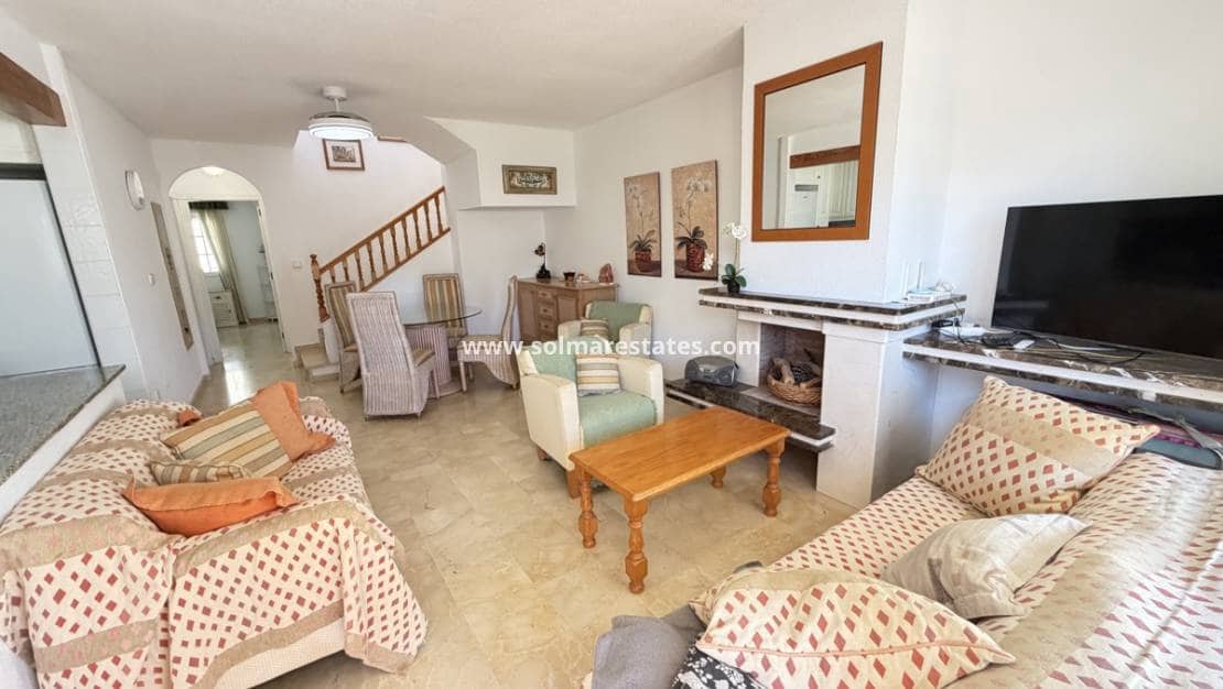 3 soverom Hus til salgs i Villamartin med svømmebasseng garasje - € 269 995 (Ref: 10182095)