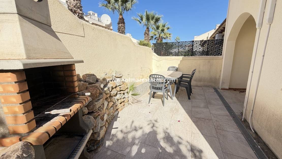 3 soverom Hus til salgs i Villamartin med svømmebasseng garasje - € 269 995 (Ref: 10182095)