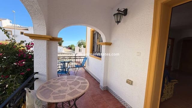 3 slaapkamer Rijtjeshuis te koop in Los Montesinos met zwembad - € 195.000 (Ref: 10187331)