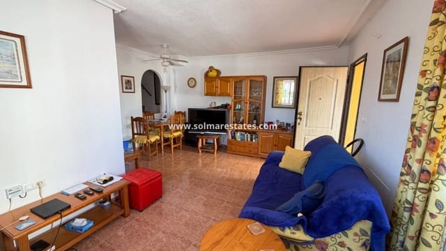 3 slaapkamer Rijtjeshuis te koop in Los Montesinos met zwembad - € 195.000 (Ref: 10187331)