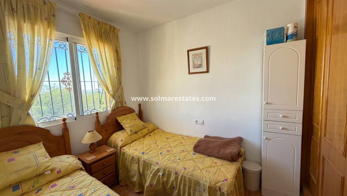 3 slaapkamer Rijtjeshuis te koop in Los Montesinos met zwembad - € 195.000 (Ref: 10187331)