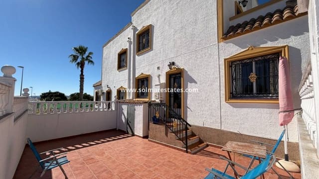 3 slaapkamer Rijtjeshuis te koop in Los Montesinos met zwembad - € 195.000 (Ref: 10187331)