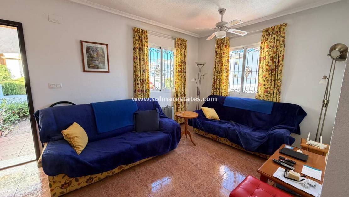 3 slaapkamer Rijtjeshuis te koop in Los Montesinos met zwembad - € 195.000 (Ref: 10187331)