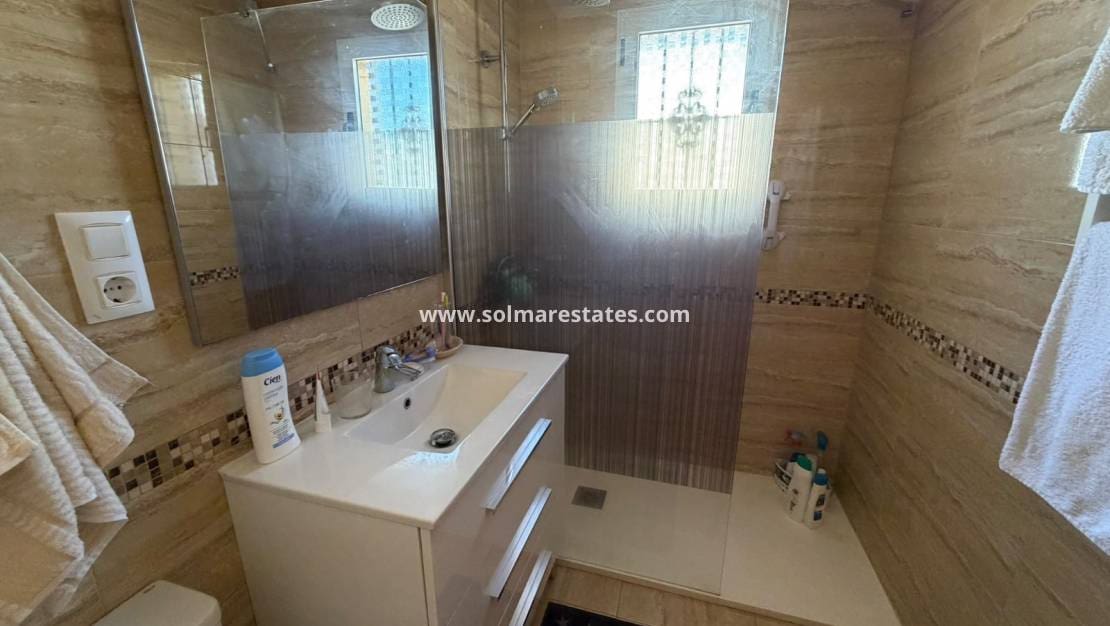 3 slaapkamer Rijtjeshuis te koop in Los Montesinos met zwembad - € 195.000 (Ref: 10187331)