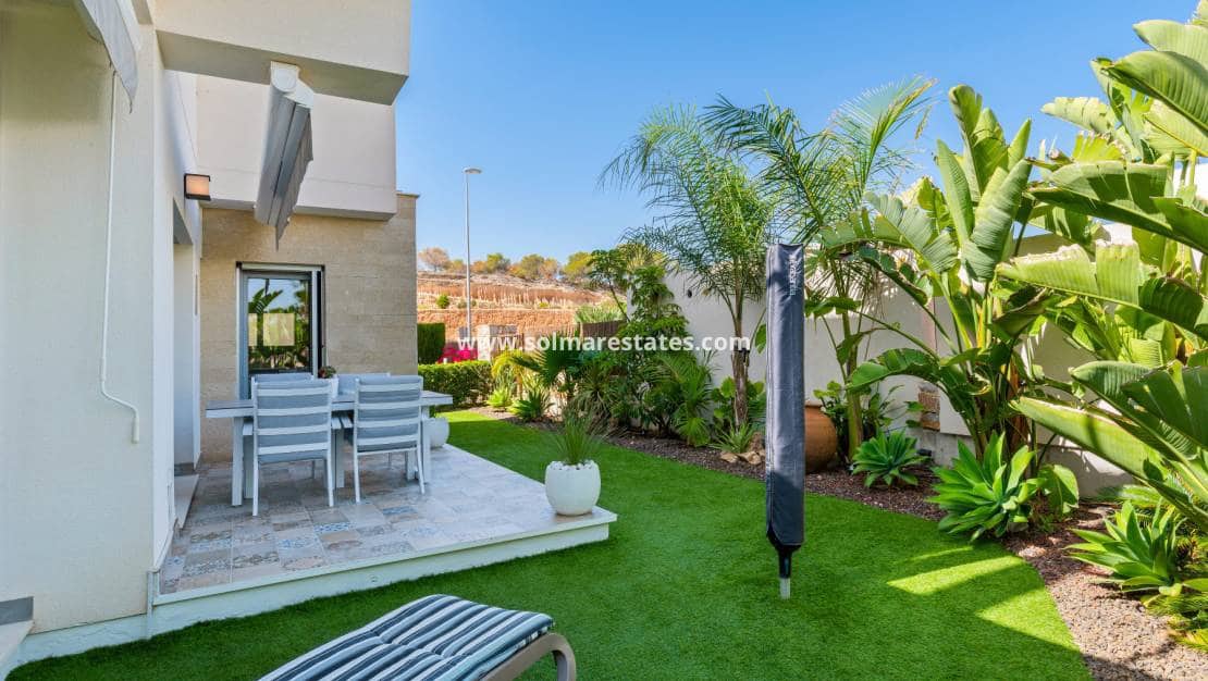 3 bedroom Apartment for sale in Vistabella, Orihuela with pool €