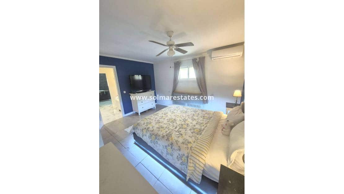 6 quarto Moradia para venda em San Miguel de Salinas com piscina - 445 000 € (Ref: 8666069)