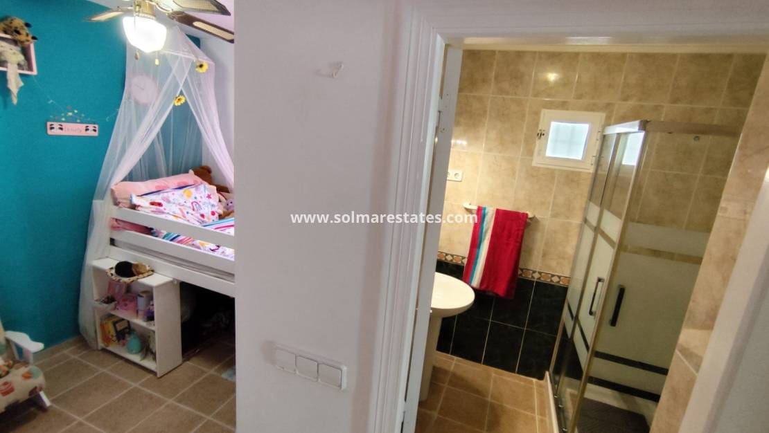 6 quarto Moradia para venda em San Miguel de Salinas com piscina - 445 000 € (Ref: 8666069)