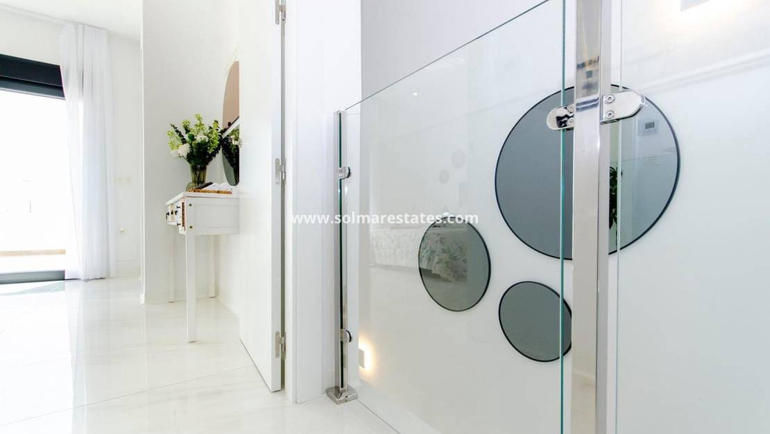 3 soveværelse Villa til salg i Vistabella med swimmingpool - € 389.000 (Ref: 8826208)