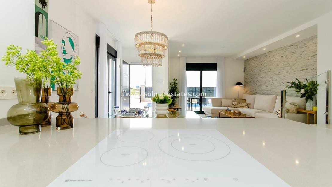 3 makuuhuone Huvila myytävänä paikassa Vistabella mukana uima-altaan - 439 000 € (Ref: 8826208)