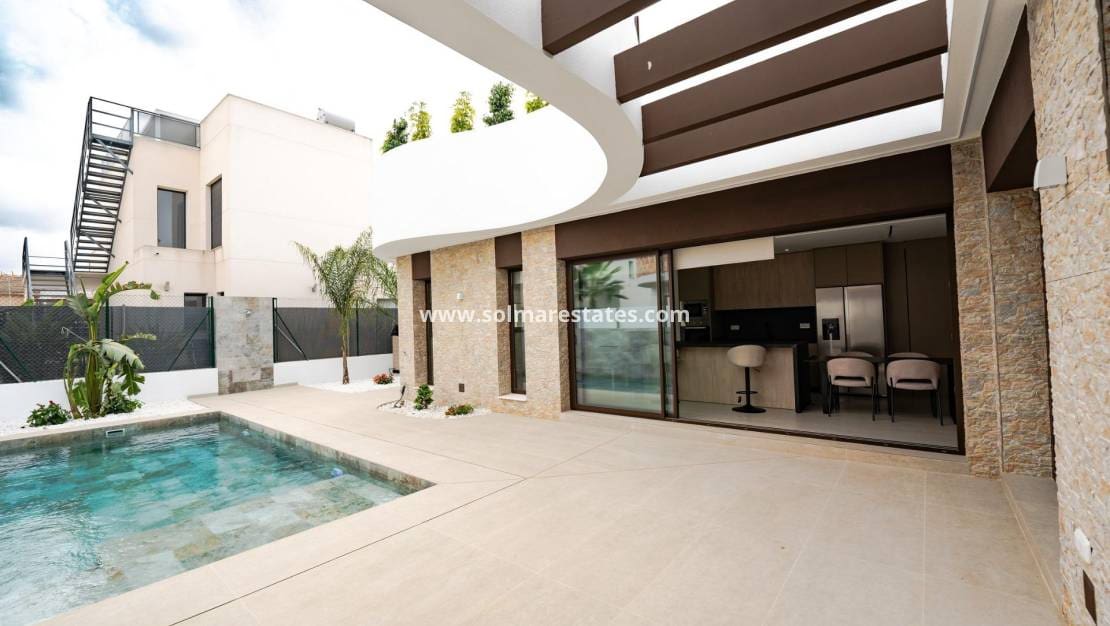 3 soveværelse Villa til salg i Heredades med swimmingpool - € 399.000 (Ref: 8826212)