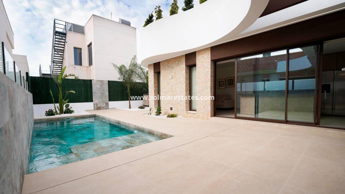 3 soveværelse Villa til salg i Heredades med swimmingpool - € 399.000 (Ref: 8826212)